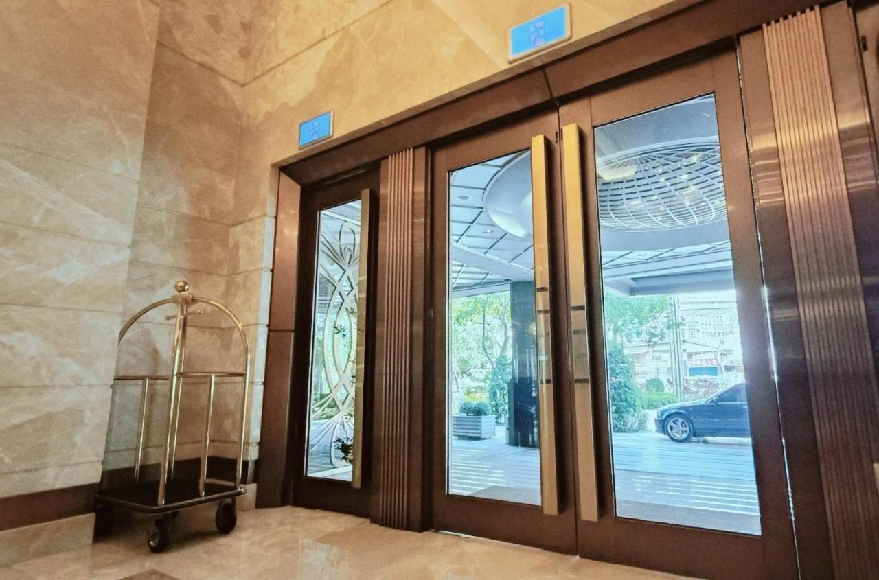 S Aura Hotel Taipei Eksteriør billede